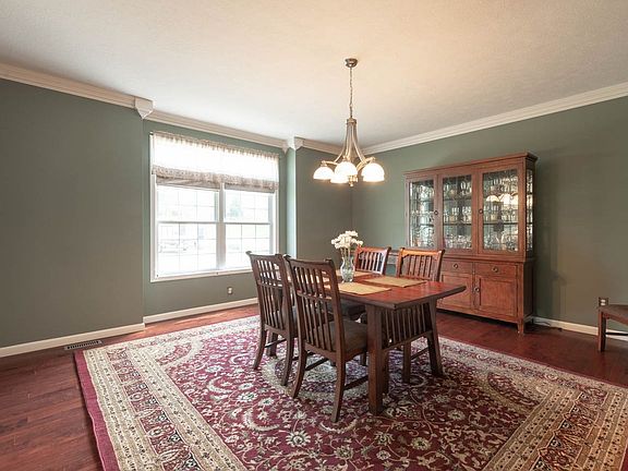 4th image of 2587 E Clarkway Dr