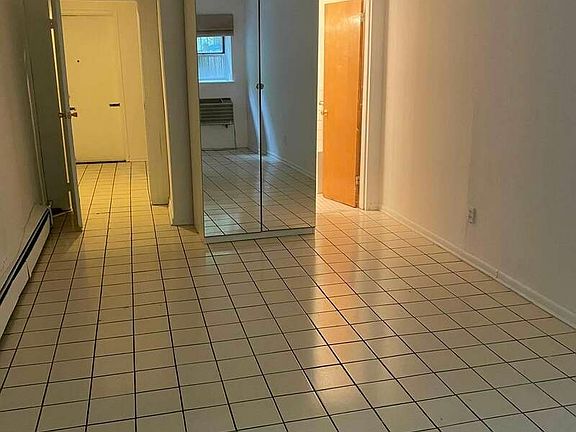 4th image of 319 E 73rd St APT 1C