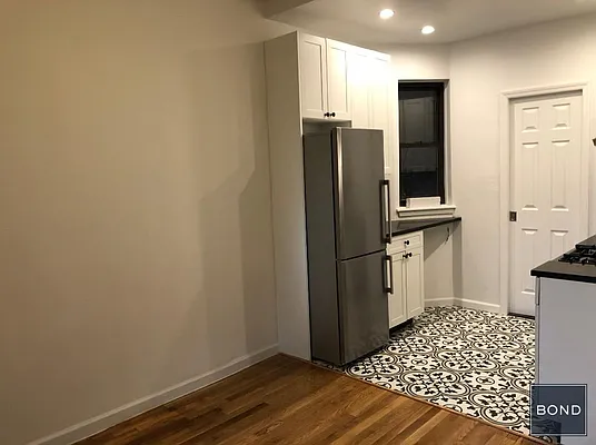 Rented by Bond New York | media 17