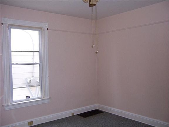 2nd image of 711 E Epworth Ave