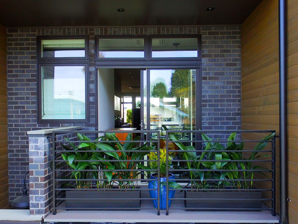 Kitchen/dining deck