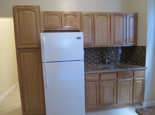 2107 38th St APT 1R, Astoria, NY 11105