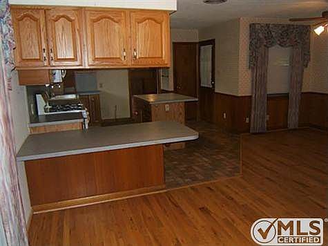 3rd image of 2523 Searcy Dr