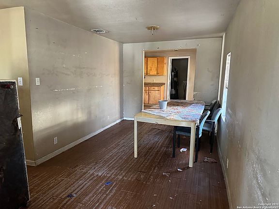 3rd image of 971 SW 36TH ST