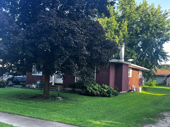 222 E Beech St, Piper City, IL 60959