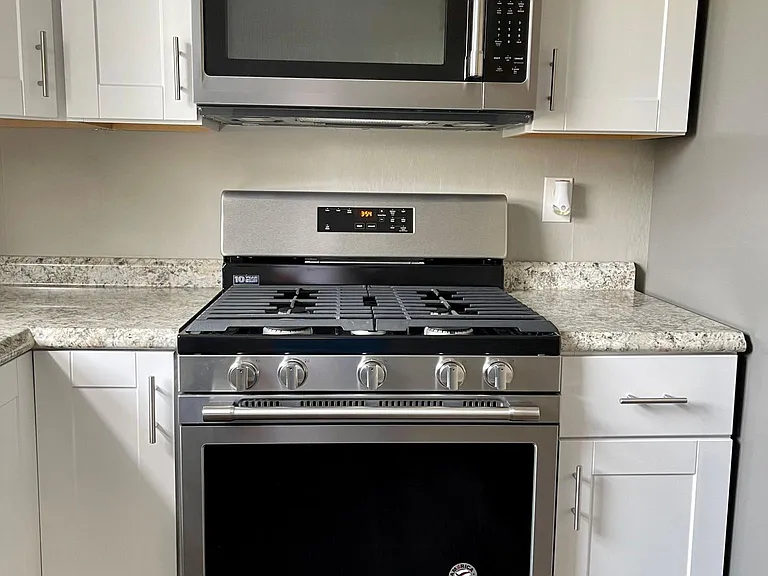 1088 Norwood St #1/2 — Photo 9