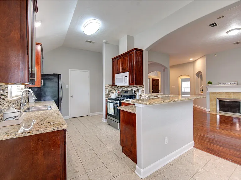 14802 Newton Falls Ln — Photo 7