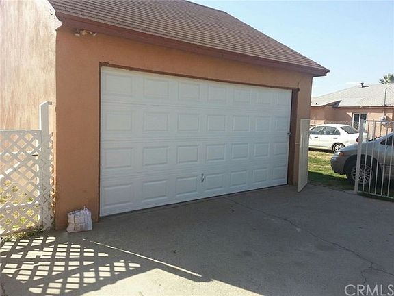 4th image of 2332 S Artesia St