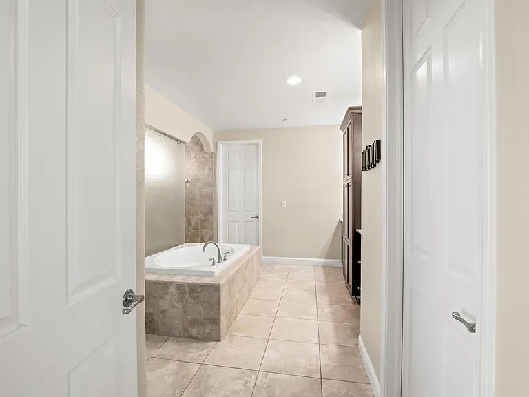 1229 E Via Roma Dr — Photo 42