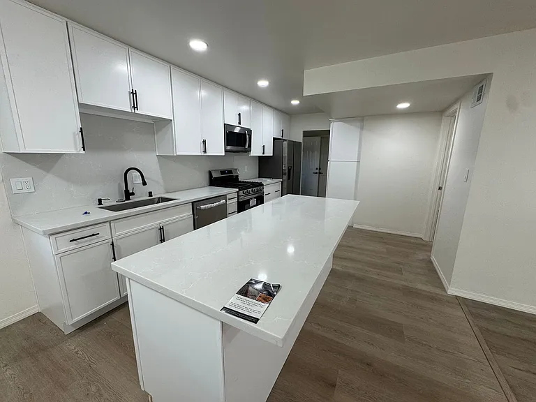 1058 Benjamin Pl — Photo 3