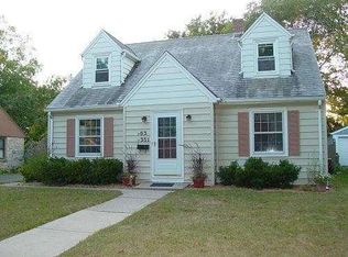 W63N351 Hillcrest Ave, Cedarburg, WI 53012