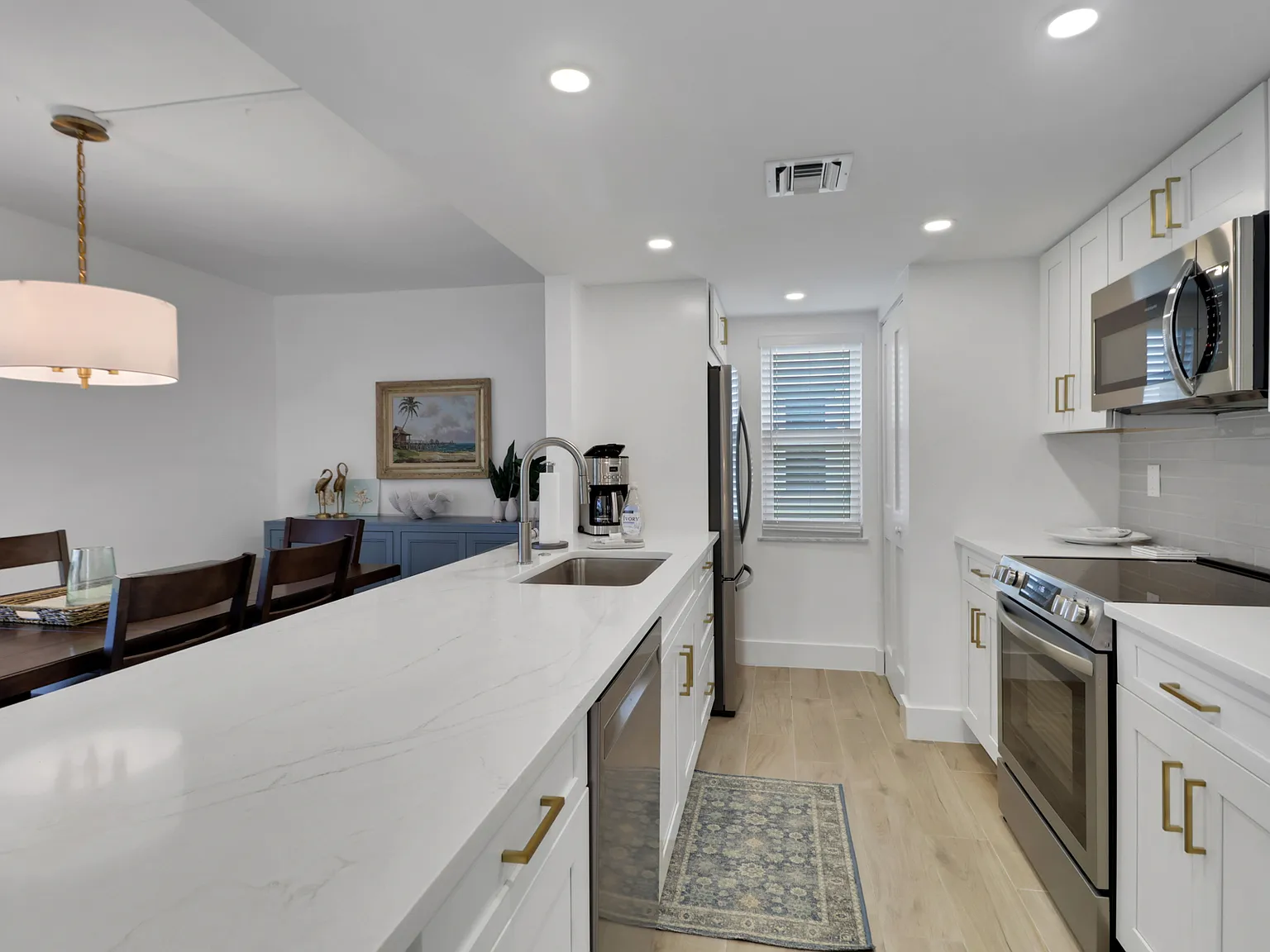 2 bed, 1062 sqft, $4,000 — Photo 3