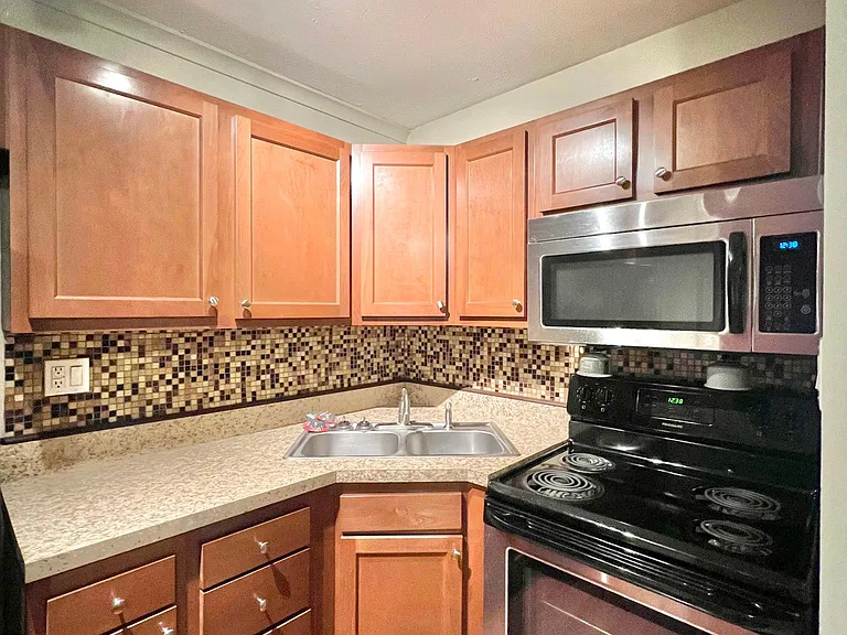630 Central Ave #209 — Photo 7