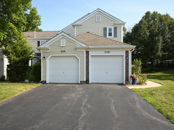 230 University Ln, Elk Grove Village, IL 60007