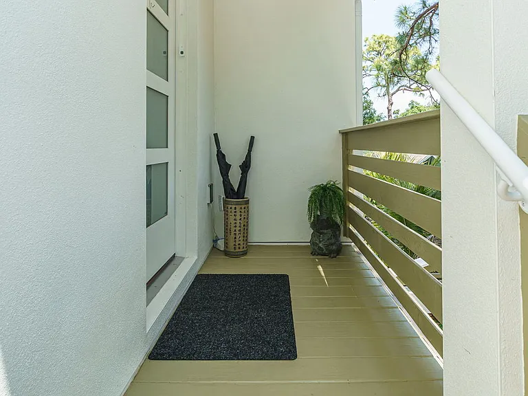 250 33rd Ave N #1 — Photo 6