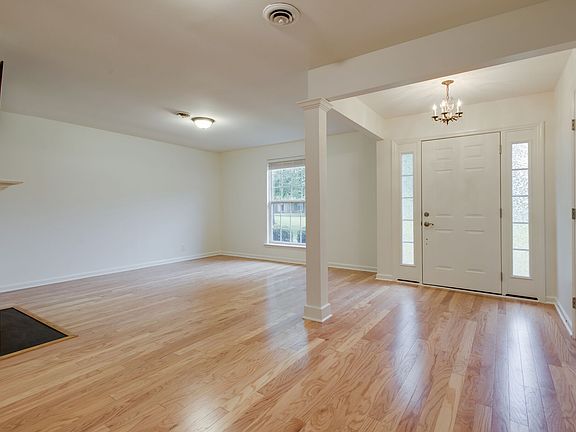 4th image of 516 Plantation Ct