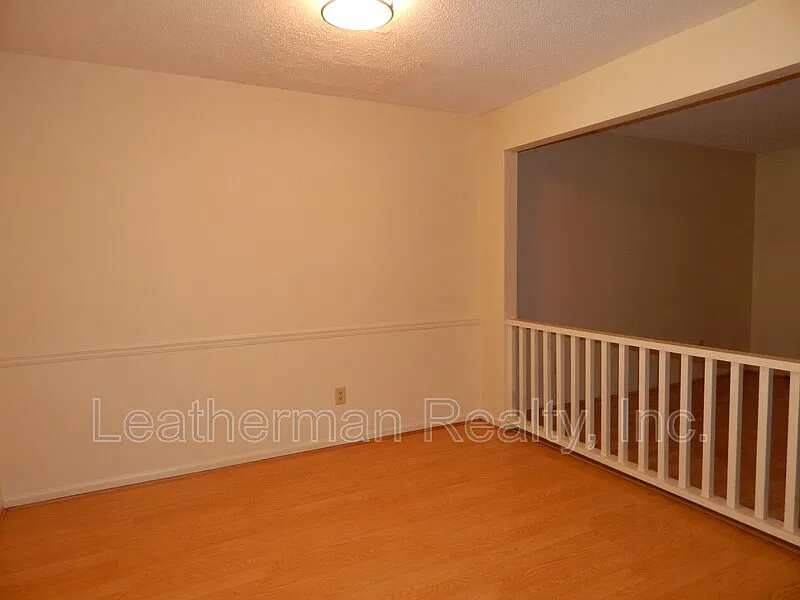 2 bed, 1.5 bath, 1156 sqft, $950 — Photo 3