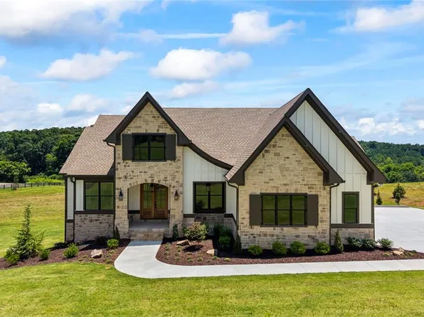 810 North Hampton, Monroe, GA 30656