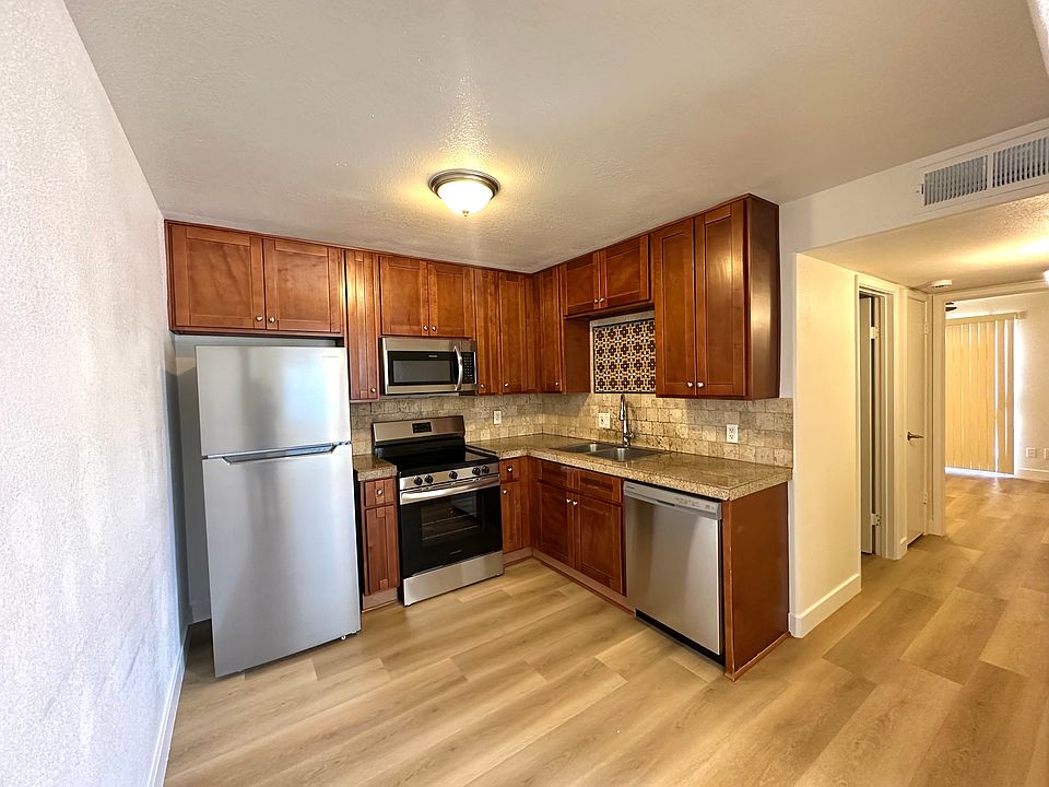 1st image of 1320 E Vista Ave APT 4