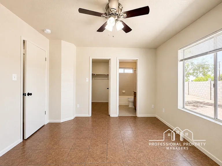 7042 E 36th Pl — Photo 8