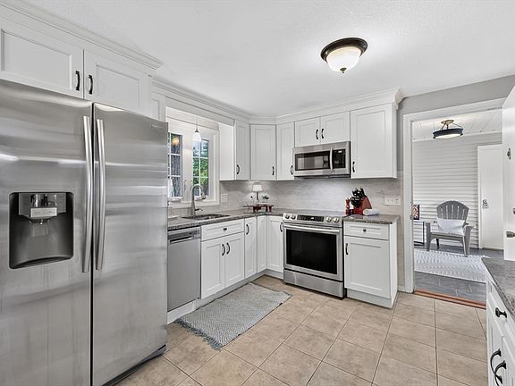 2nd image of 6 Rogers Rd