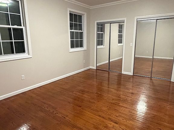 4th image of 376 New York Ave #2