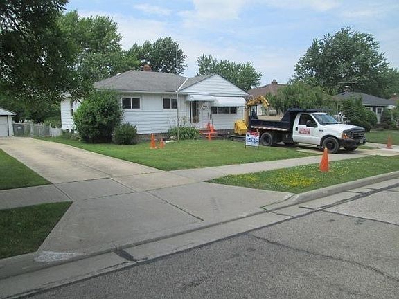 2nd image of 1840 Eldon Dr