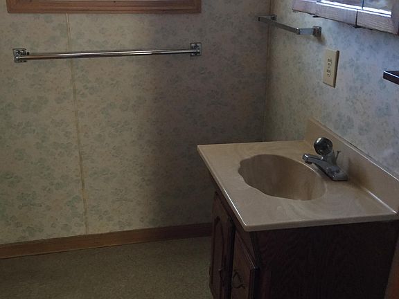 4th image of 1200 N Court St #1
