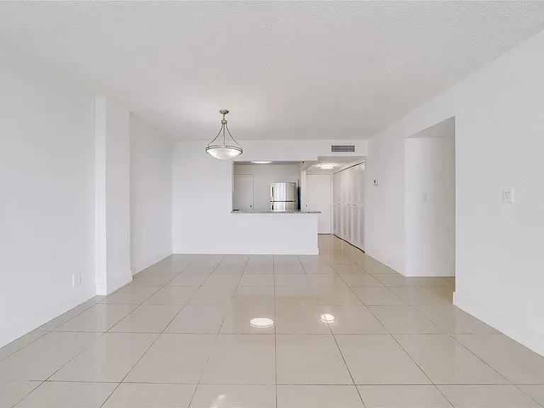 9001 SW 77th Ave #C803 — Photo 2