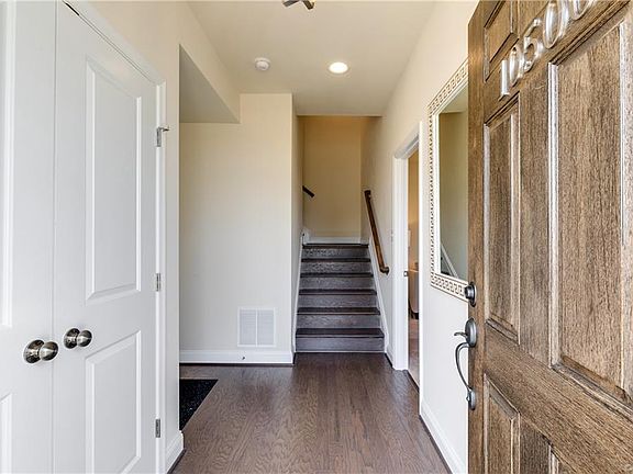 4th image of 5200 Gower Pl #O-1