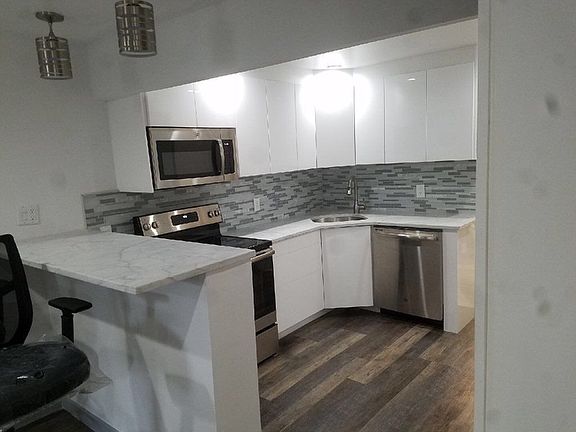 5th image of 2058 E 41st St #2