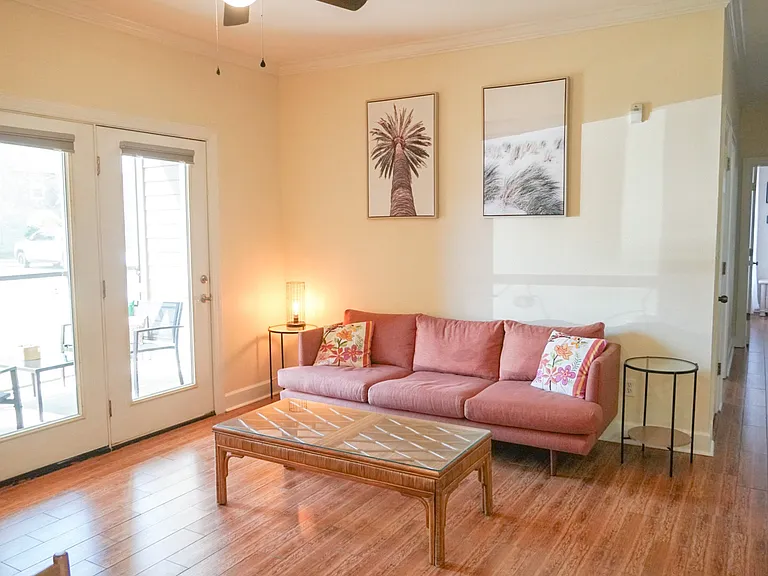 450 Park Ave #302 — Photo 3
