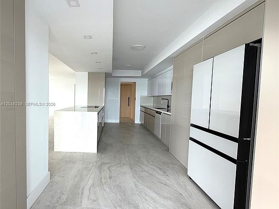 3rd image of 1800 NE 114th St APT 604