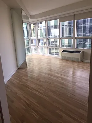 Rented by Macklowe Investment Properties | media 16