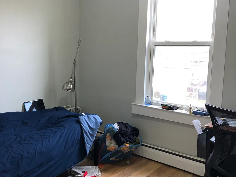 8-10 Oakland St #3 — Photo 6