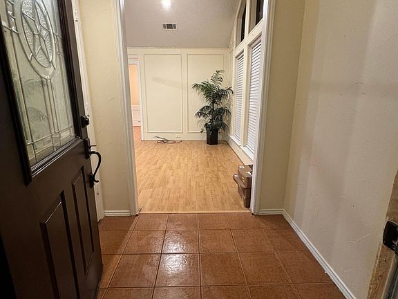 2nd image of 2016 Country Club Dr