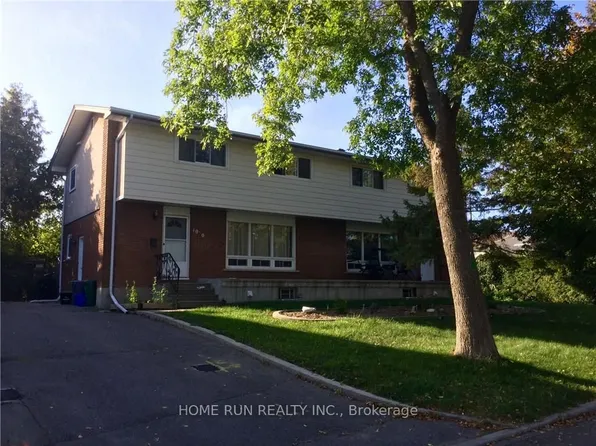 1000 Debra Ave, Ottawa, ON K2C 0J4