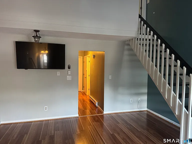 422 Emmett St #J — Photo 7