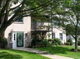 18 Bailey Ct APT G, Canton, MA 02021