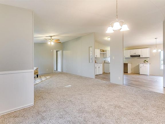 5th image of 3320 Chinaberry Ln
