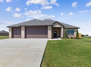 11971 NE Happy Hollow Rd, Elgin, OK 73538