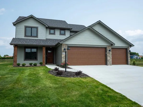 12074 Waters Meet Dr, Fort Wayne, IN 46818