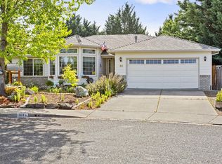 168 Meadow View Dr, Phoenix, OR 97535