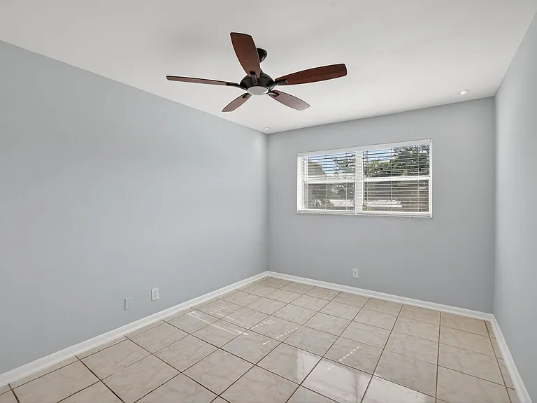 4051 NE 13th Ave #77 — Photo 29