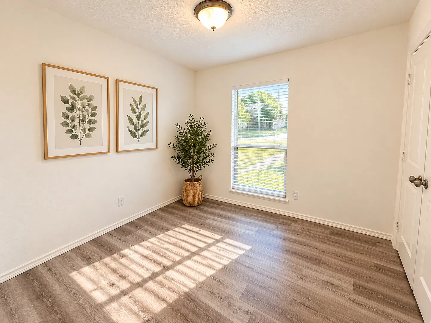 4 bed, 2051 sqft, $2,495 — Photo 4