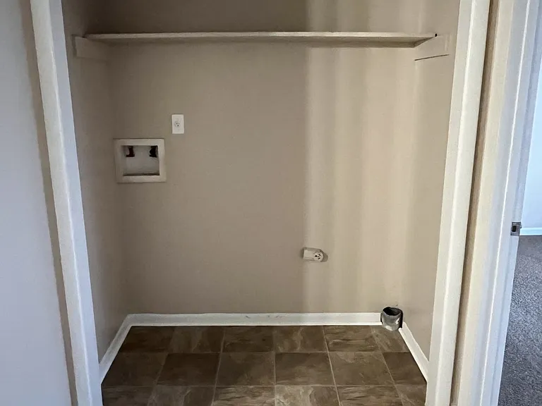 Crossland Place Apartments — Photo 11