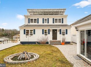 333 Sturtons Ln, Pasadena, MD