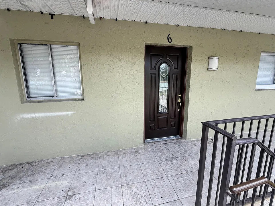 1677 Avocado Ave #6