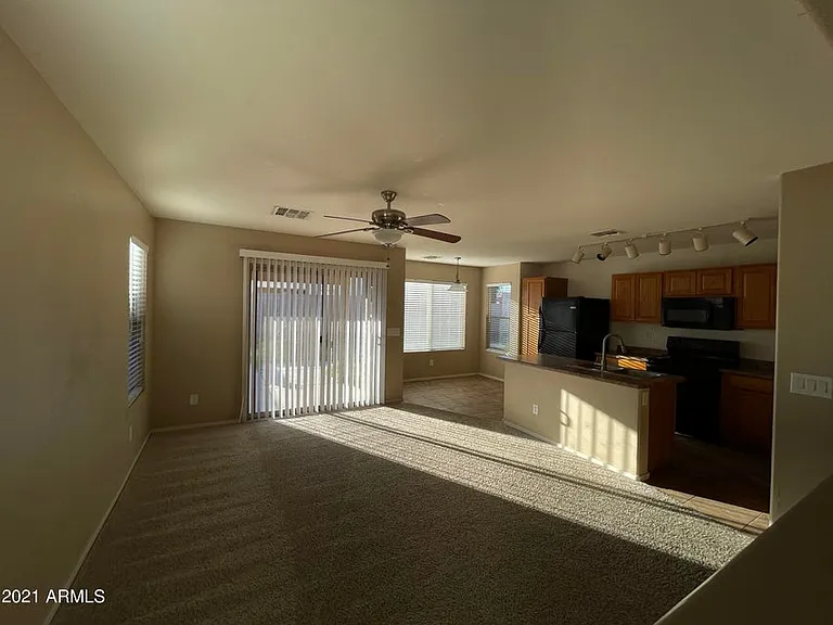 806 S 111th Dr — Photo 7