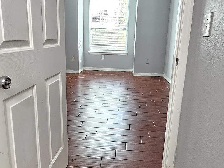 2025 Erving Cir #4207 — Photo 33